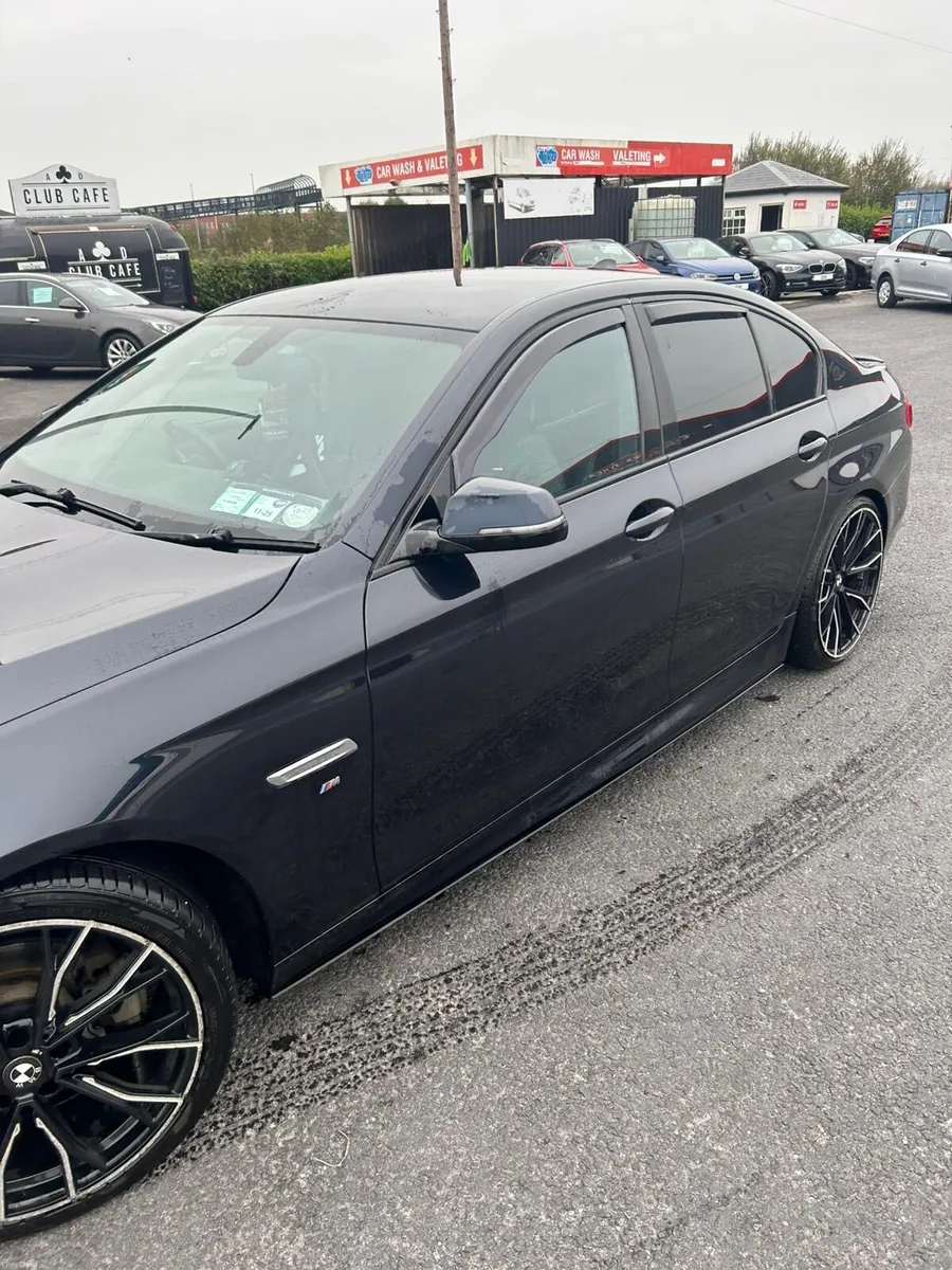Bmw 520 - Image 2