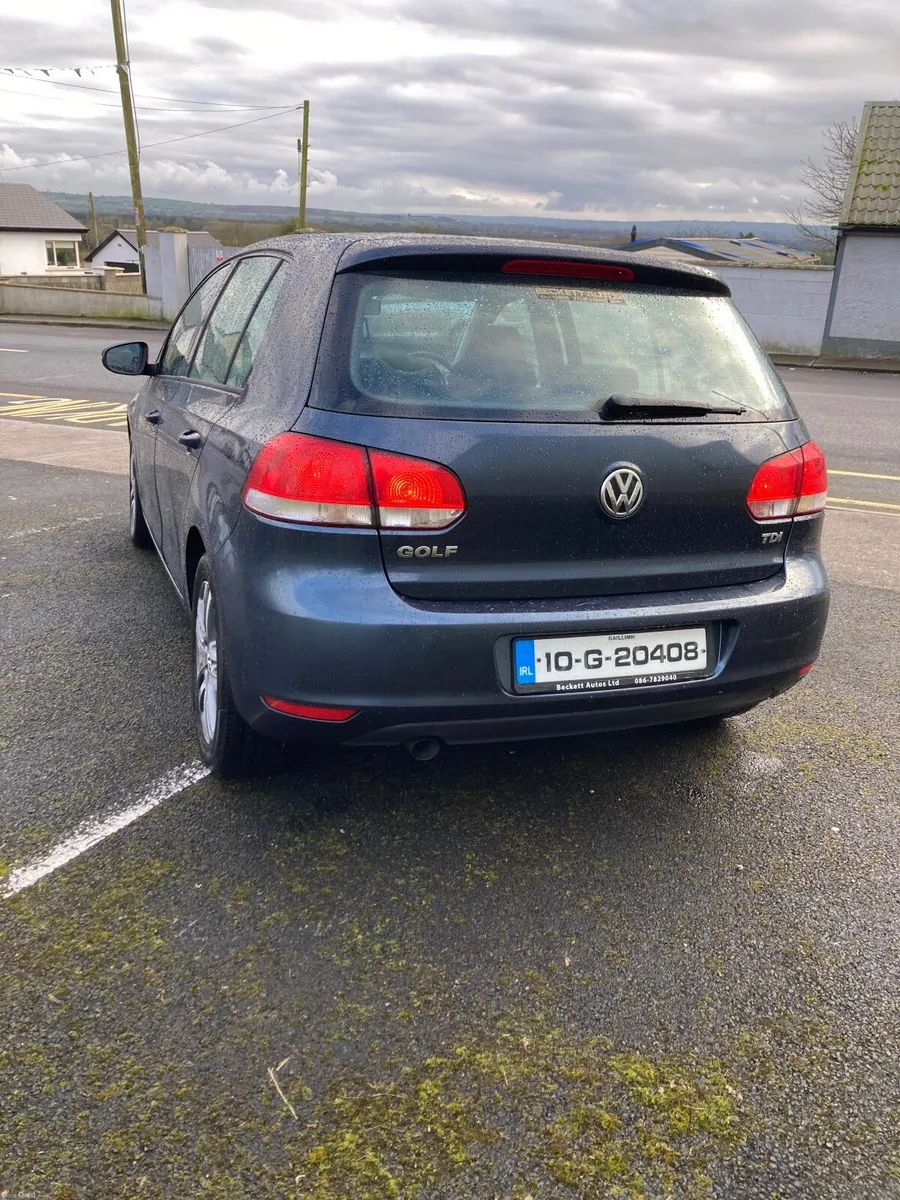 Volkswagen Golf 2010 - Image 2