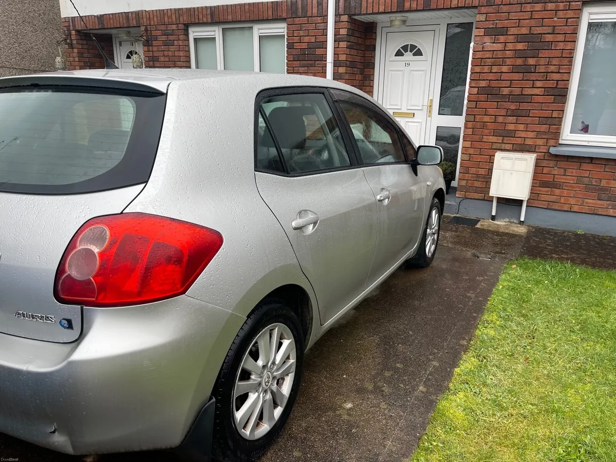 €2500…07 TOYOTA AURIS 1.4 PETROL NEW NCT 03/27 - Image 3