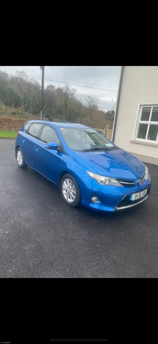 Toyota Auris 2013 - Image 1
