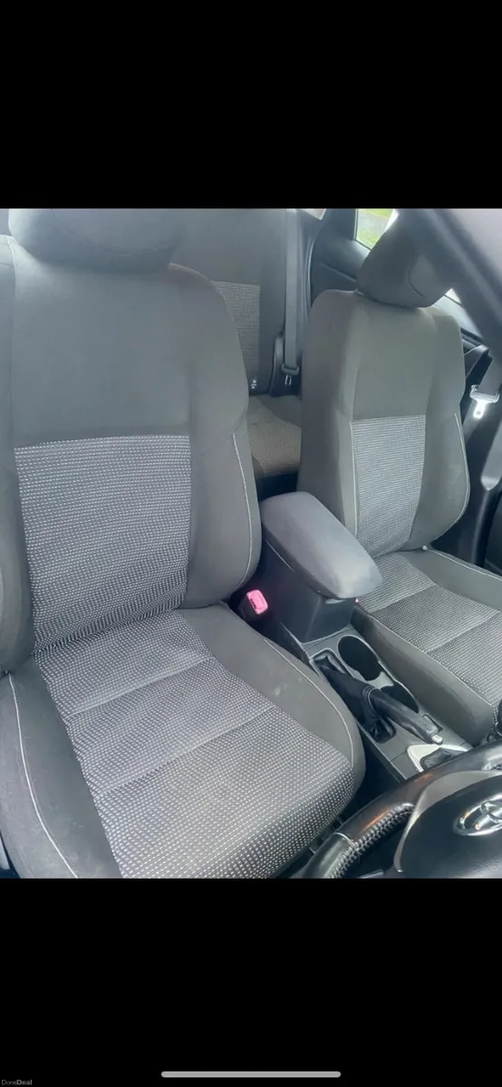 Toyota Auris 2013 - Image 3
