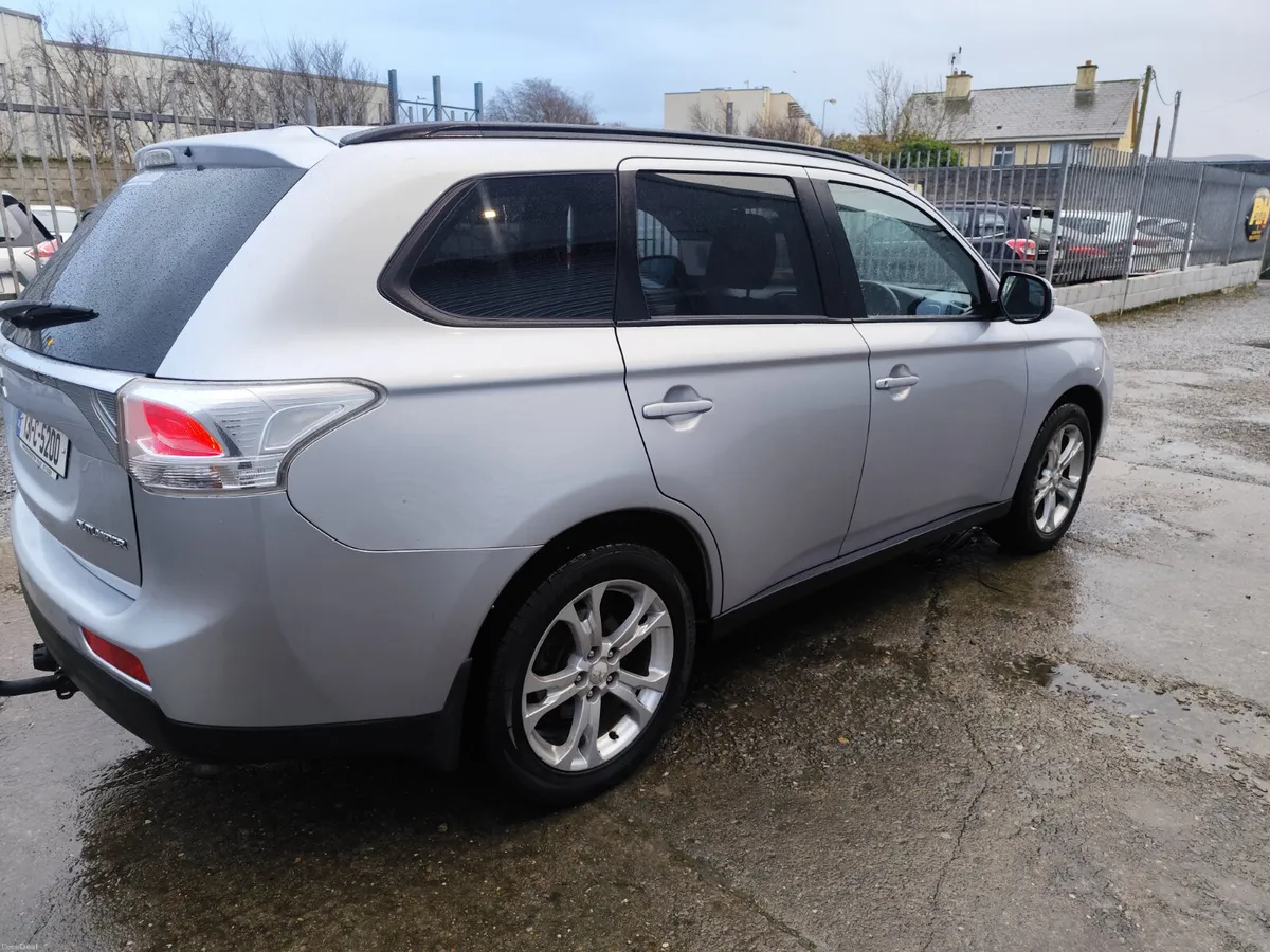 2013 Mitsubishi Outlander 2.2 di-d 4WD - Image 4