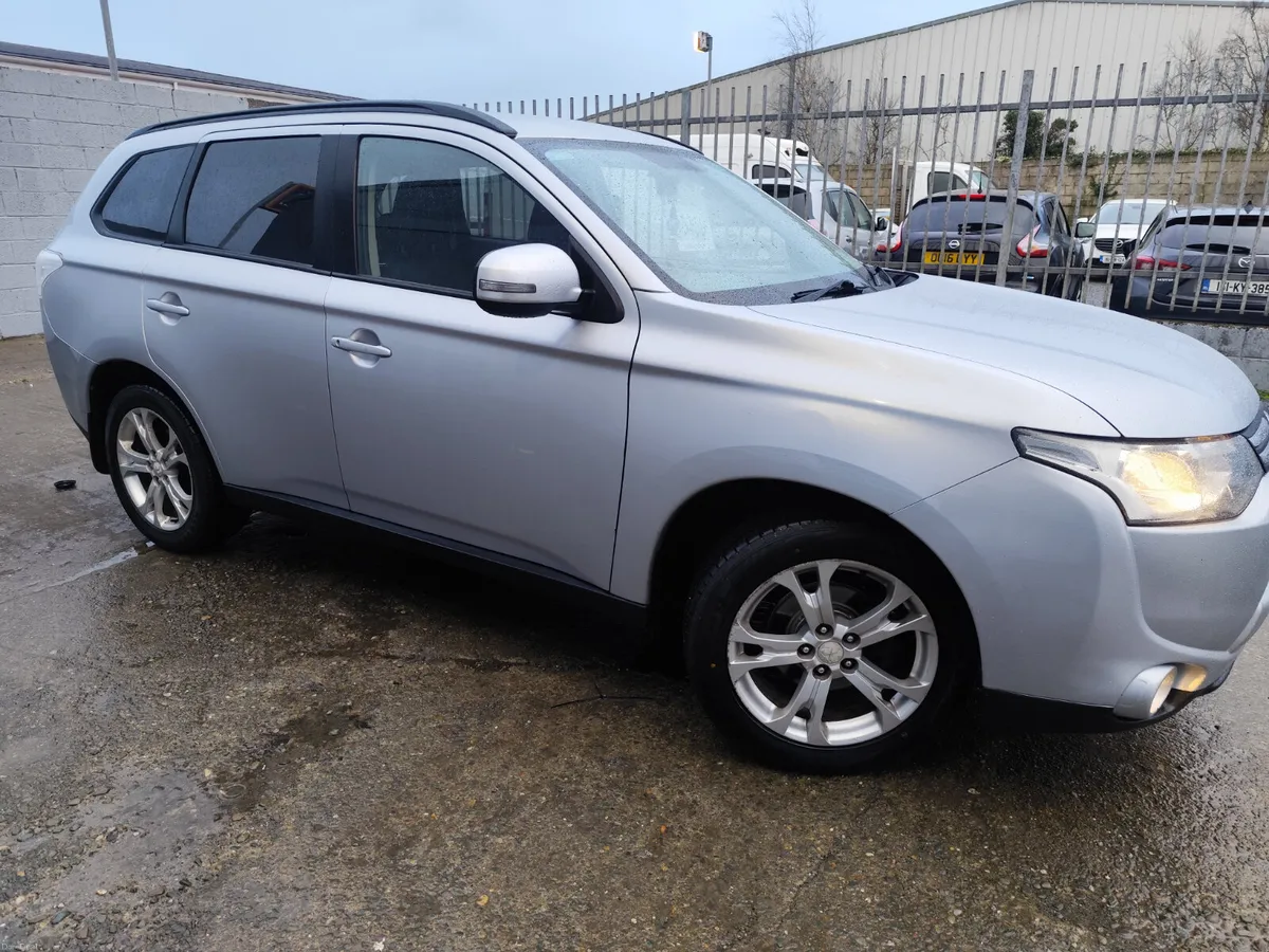 2013 Mitsubishi Outlander 2.2 di-d 4WD - Image 2