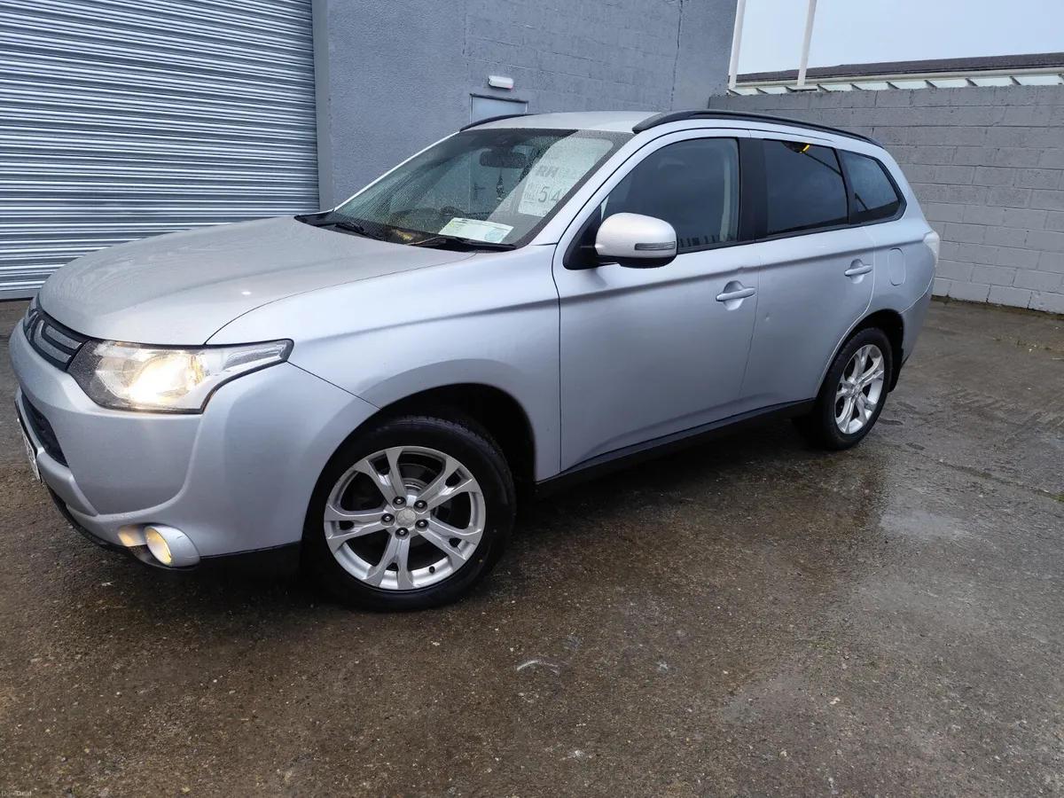 2013 Mitsubishi Outlander 2.2 di-d 4WD - Image 1