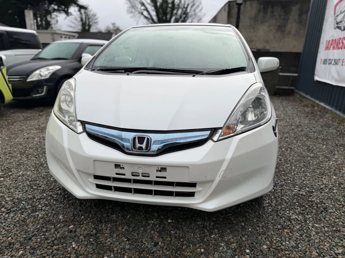 Honda Fit 2013 - Image 2