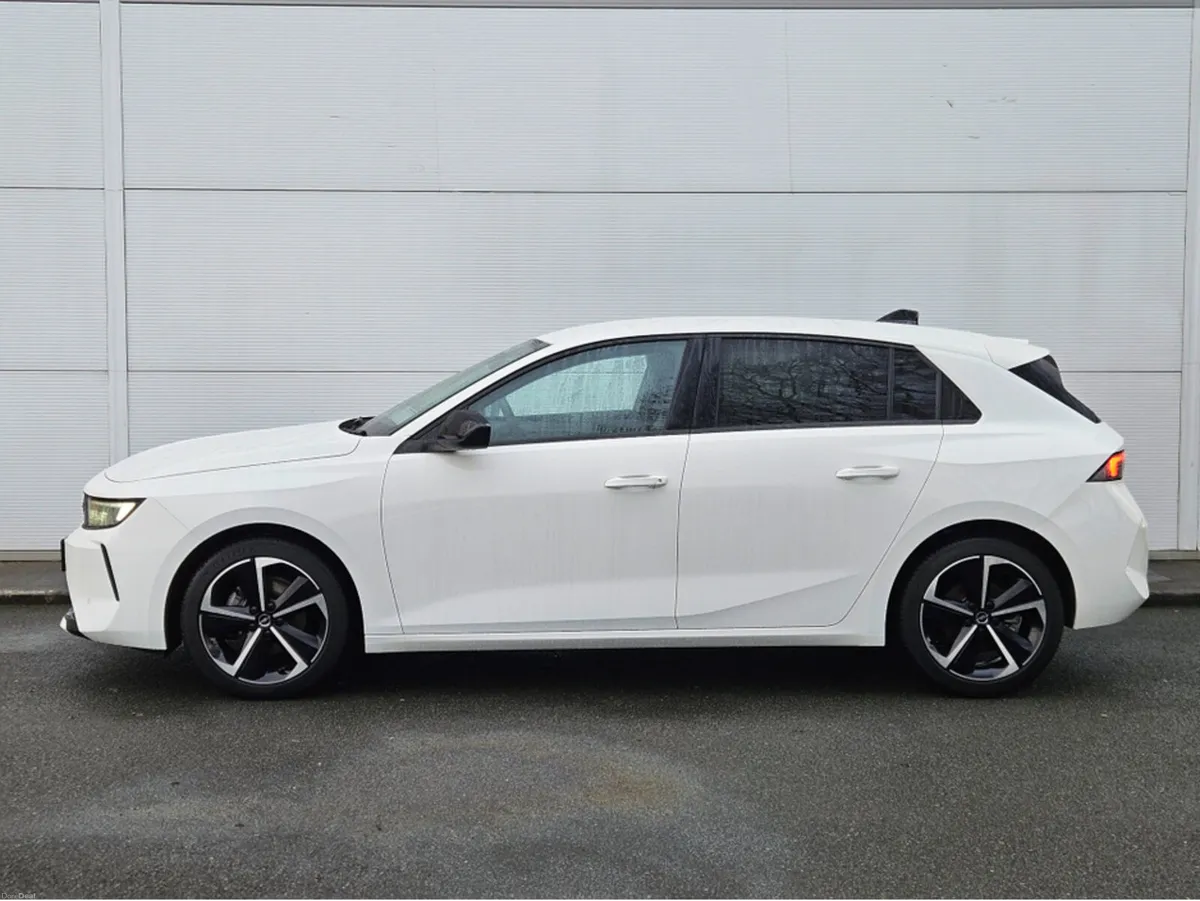 Opel Astra ELEGANCE 1.2 110PS - Image 5