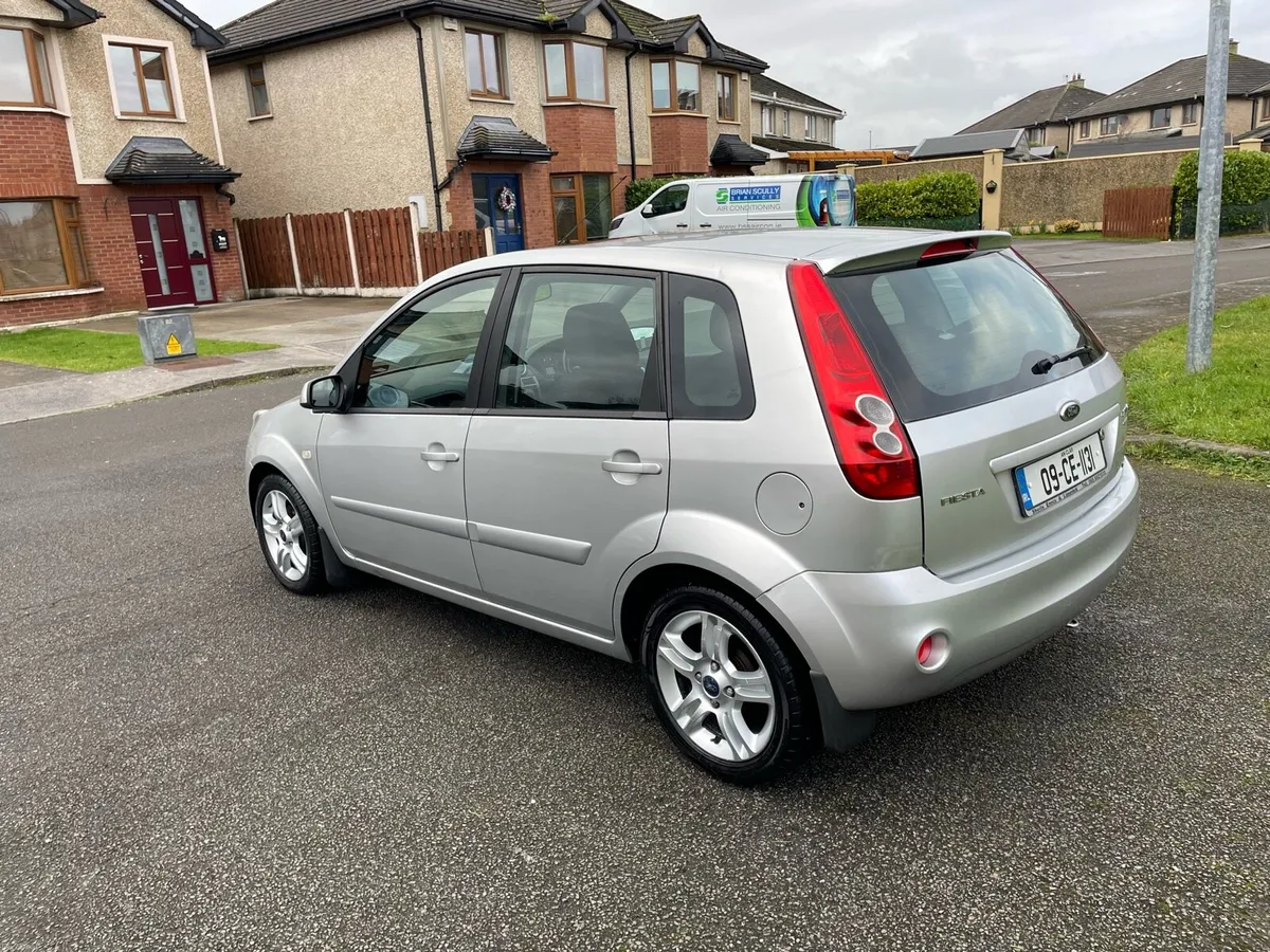 FORD FIESTA 1.4 diesel 2009 - Image 4
