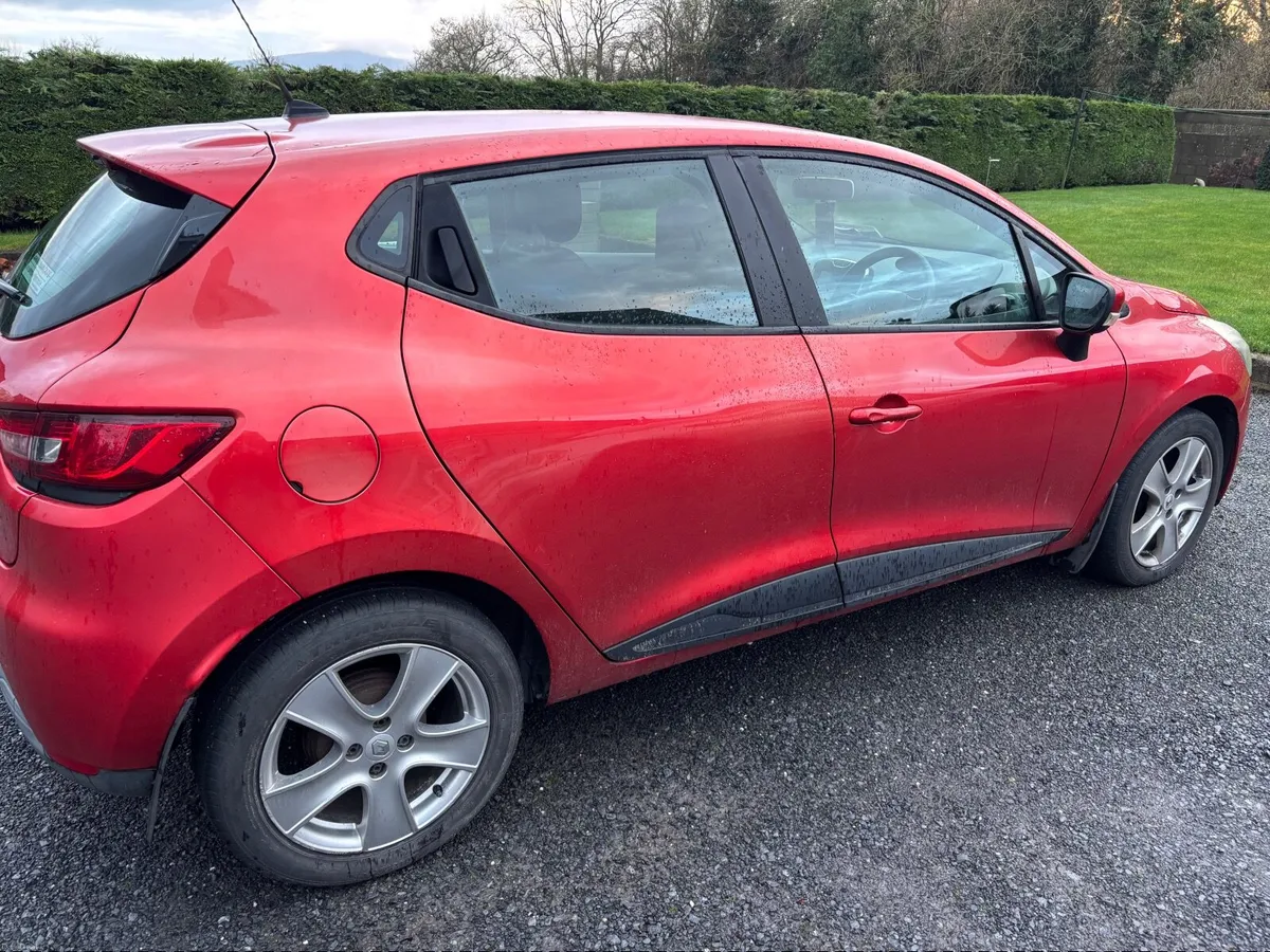 Renault Clio 2013 - Image 2