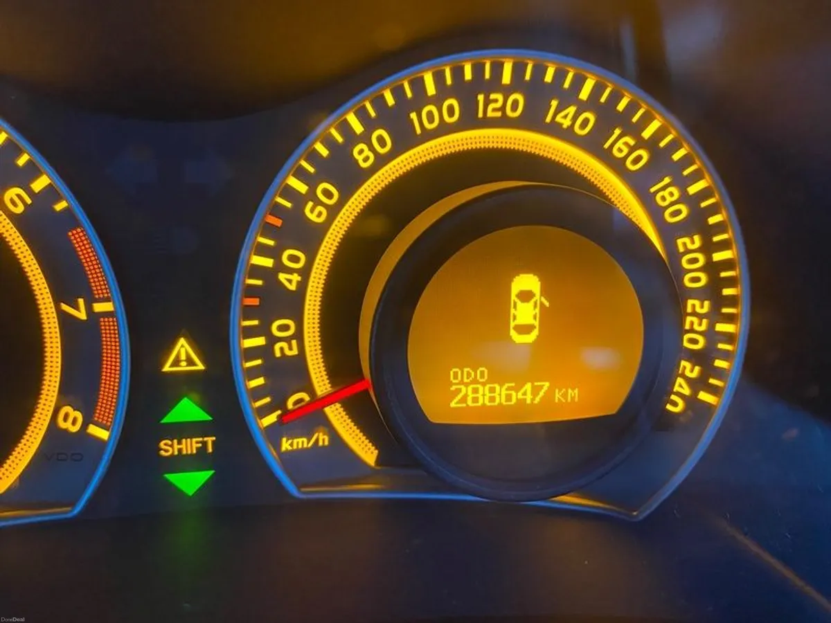 2007 Toyota Auris - Image 3