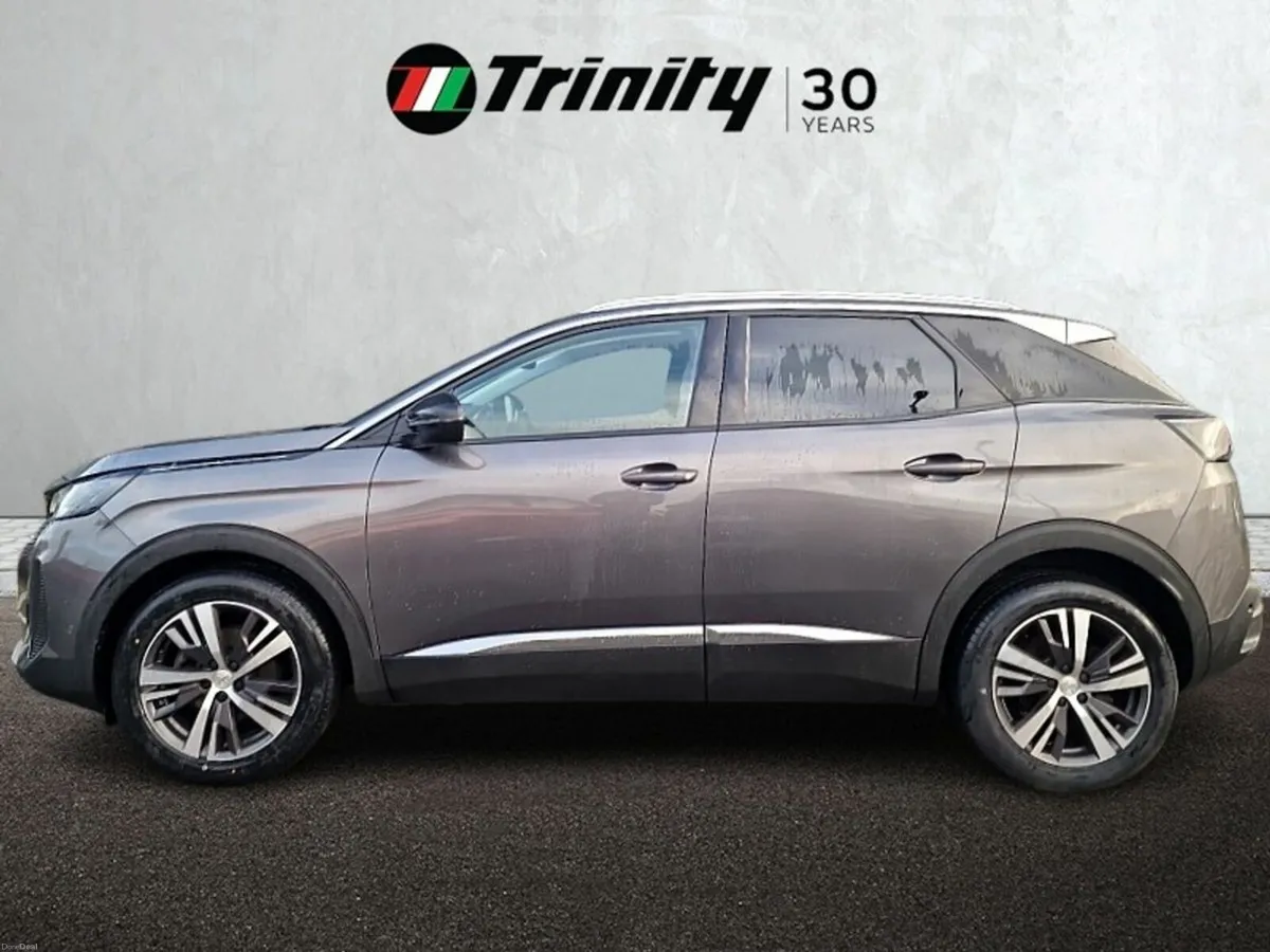 Peugeot 3008 LOW MILEAGE ** ONE OWNER ** 1.5 BLUEH - Image 4