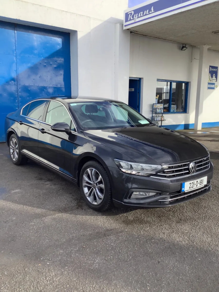 Volkswagen Passat 2022 - Image 6