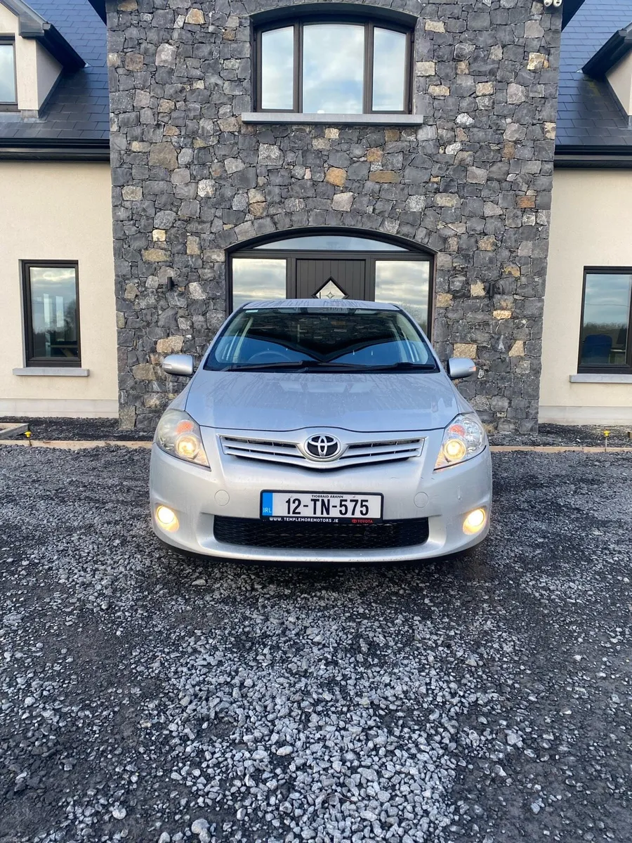€5250 Toyota Auris Sport 5door 1 lady owner - Image 3