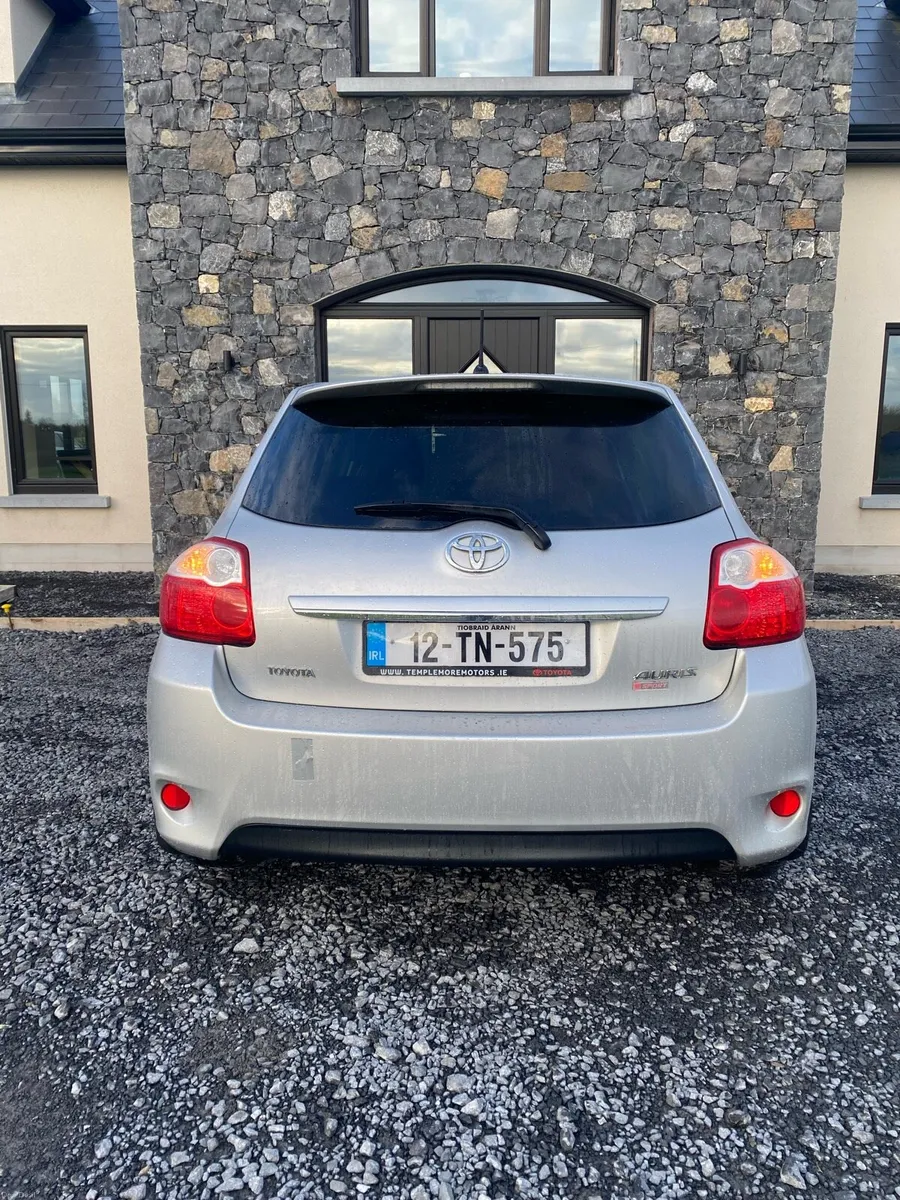 €5250 Toyota Auris Sport 5door 1 lady owner - Image 4