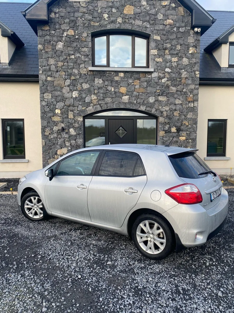 €5250 Toyota Auris Sport 5door 1 lady owner - Image 2