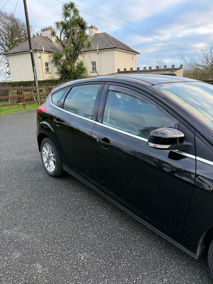 Ford Focus zetec 1.0 petrol 2016 - Image 3