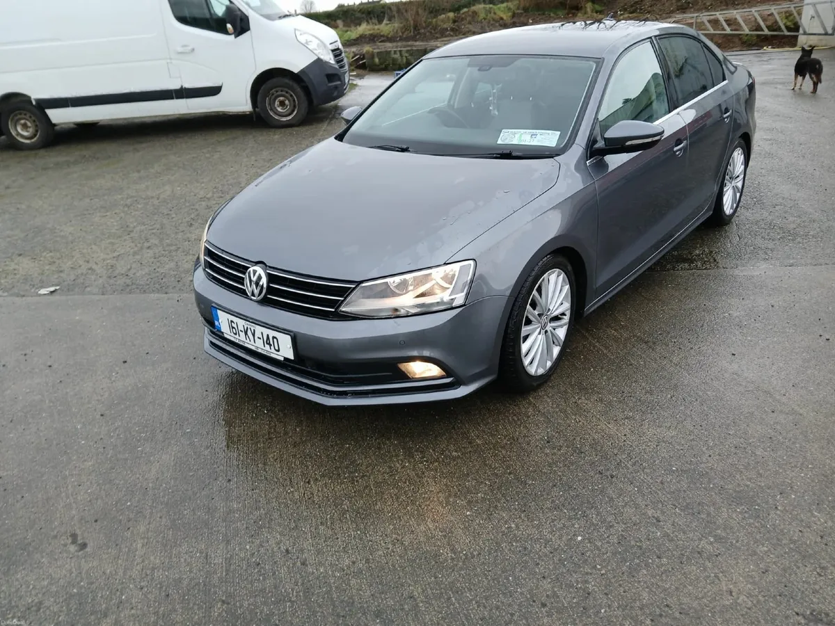 Volkswagen Jetta 2016 - Image 2