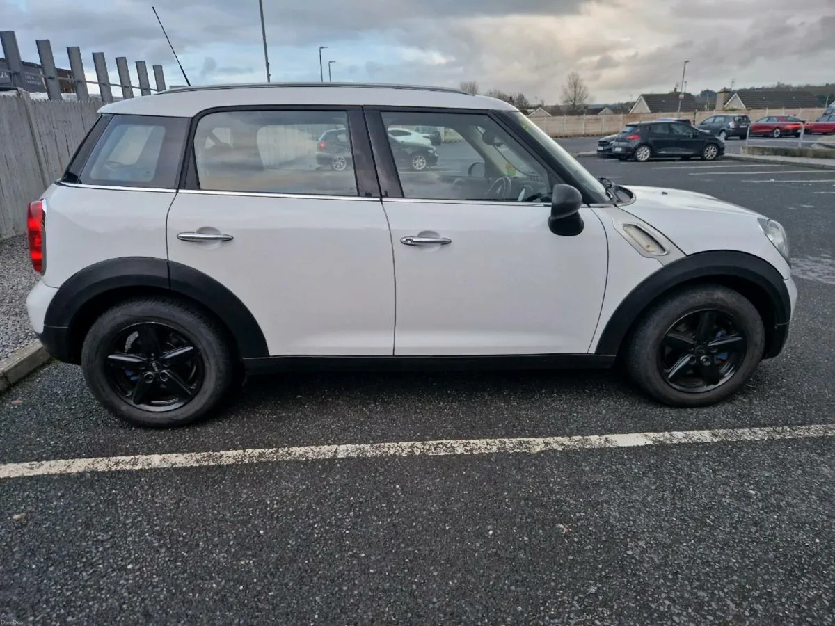 Mini Countryman - Image 2