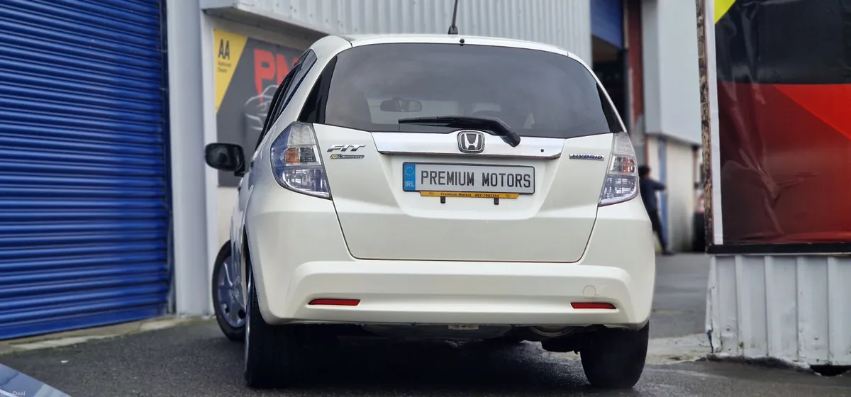 Honda Fit Hybrid Automatic - Image 4