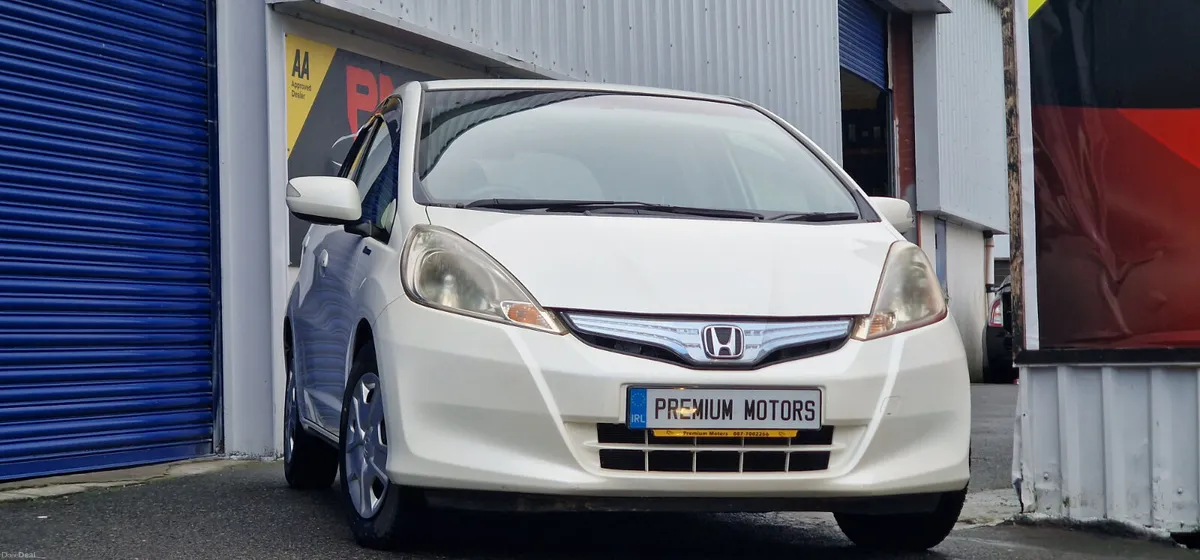 Honda Fit Hybrid Automatic - Image 2