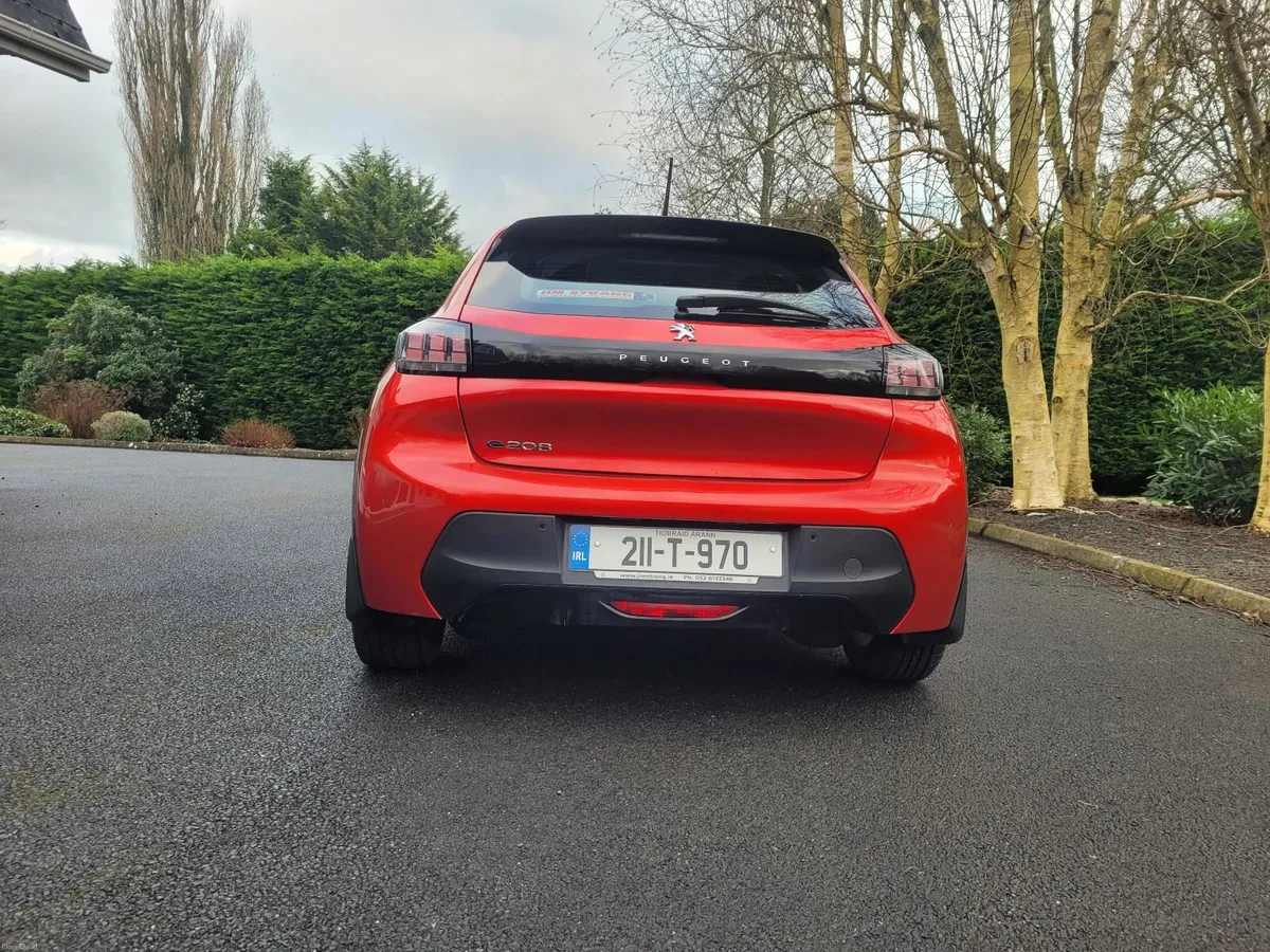 Peugeot E208 2021 - Image 2