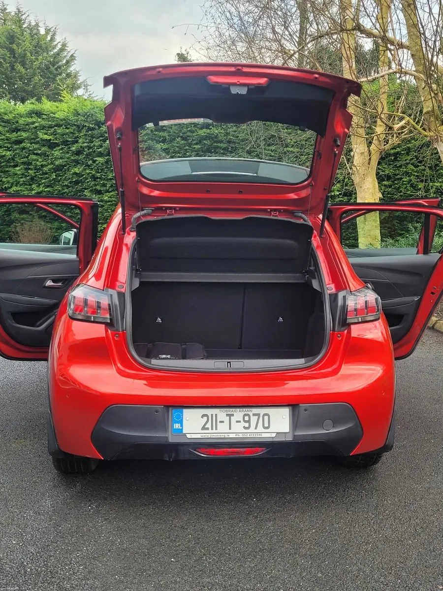 Peugeot E208 2021 - Image 4