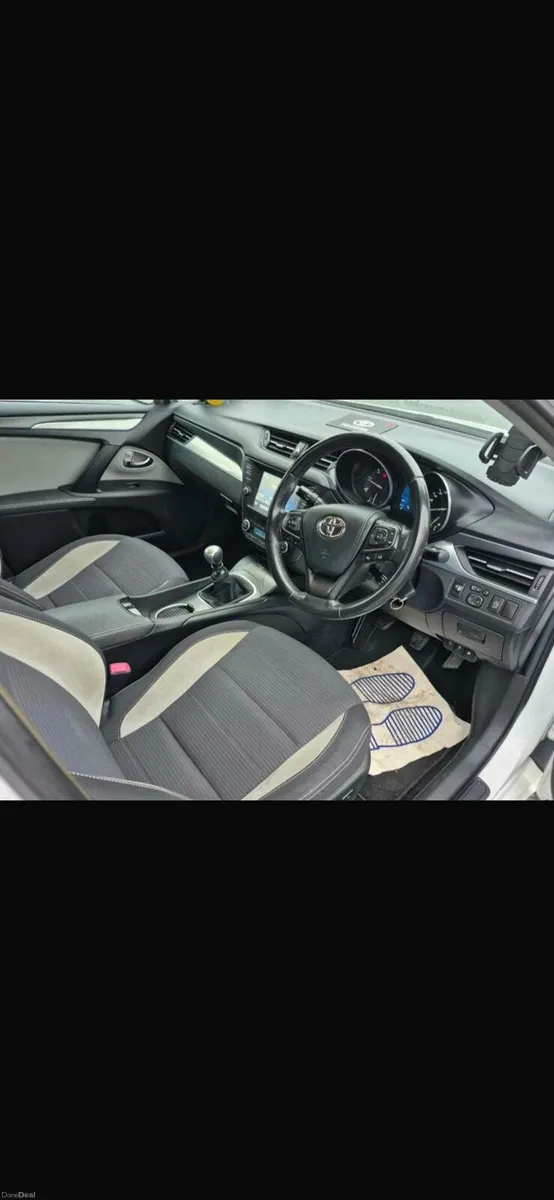 161 toyota avensis luna - Image 4