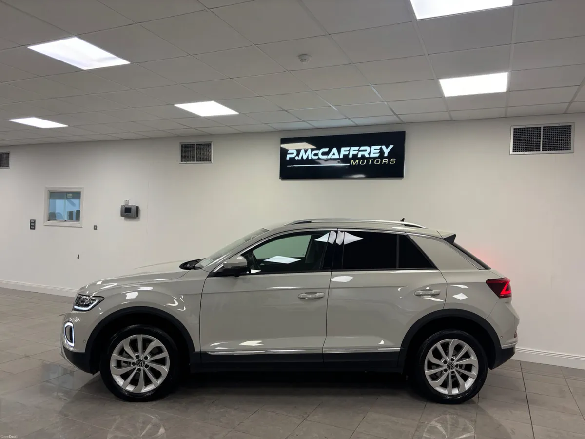 2022 VOLKSWAGEN T-ROC 2.0 TDI STYLE 150 BHP AUTO - Image 2