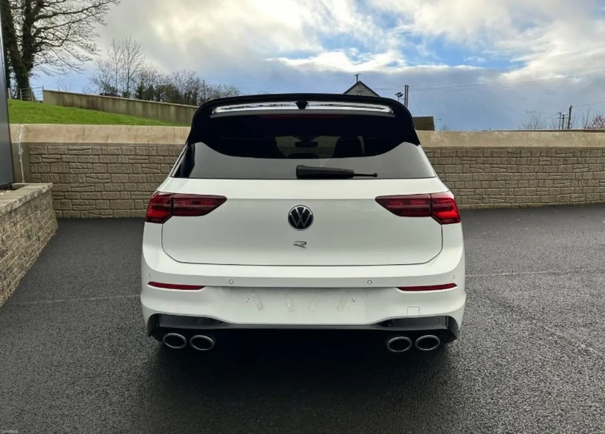 Volkswagen Golf R 2.0 TSI 4 MOTION - Image 4