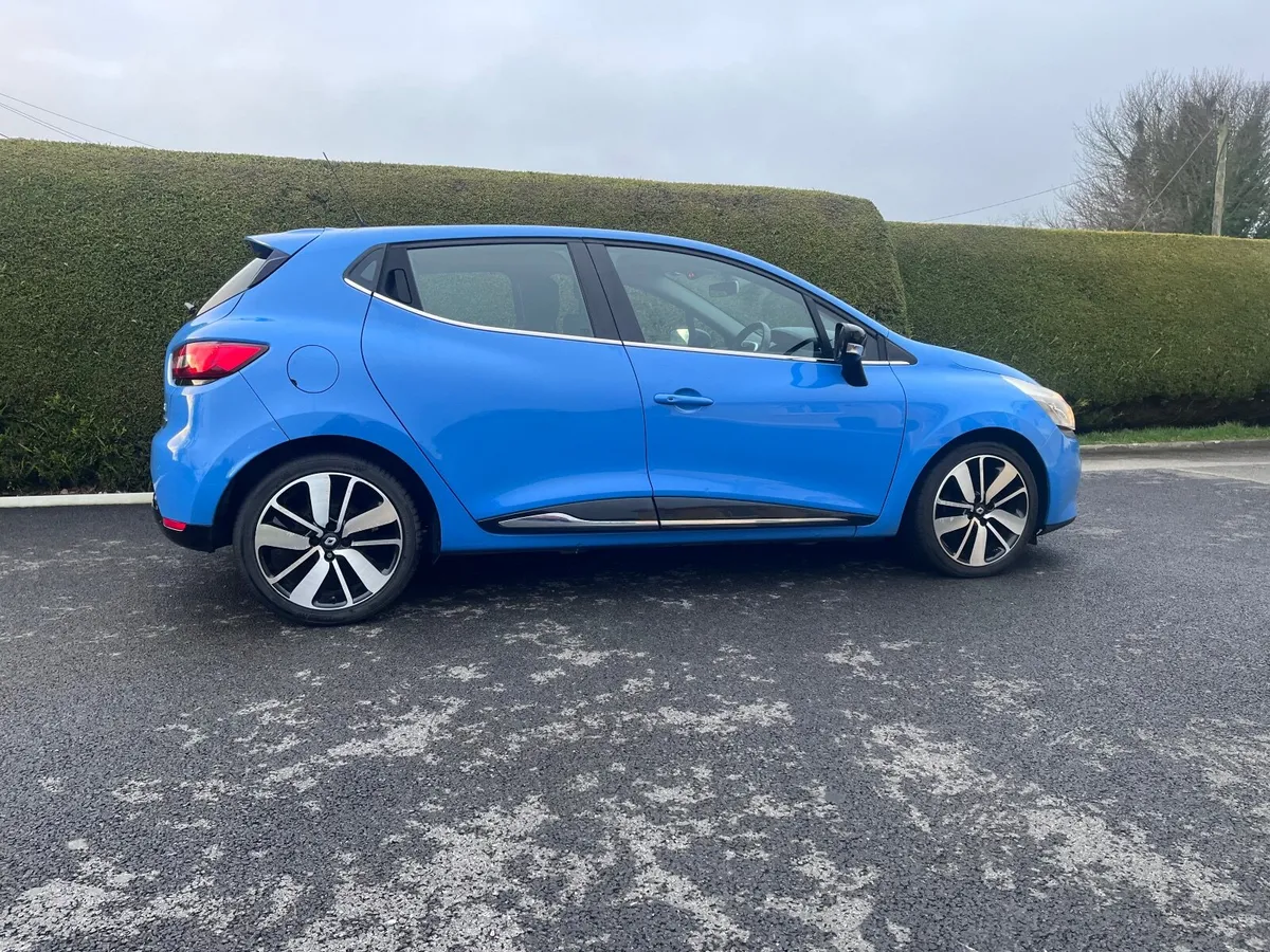 Renault Clio 2015 - Image 2