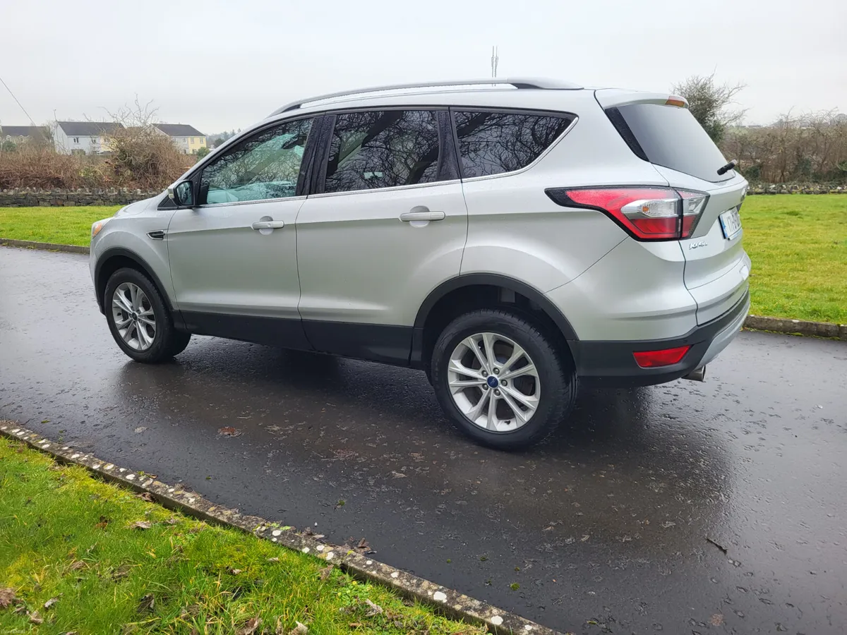 Ford Kuga  TITANIUM 1.5 DIESEL. - Image 4