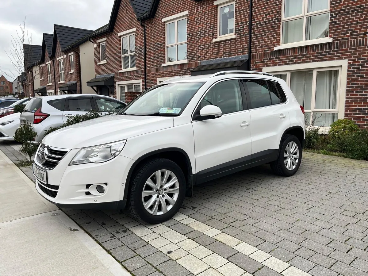 Volkswagen Tiguan 2010 - Image 4