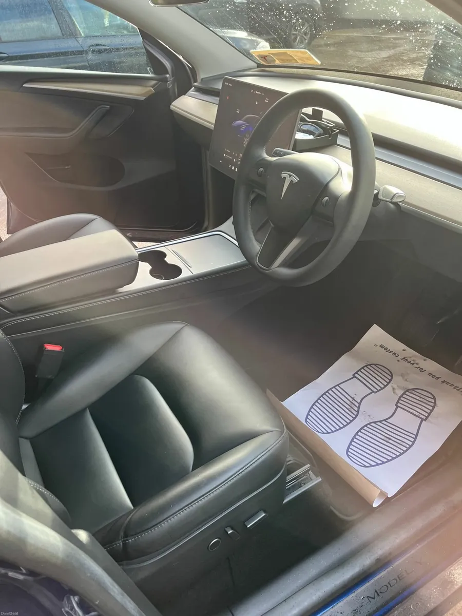 Tesla Model Y 2023 - Image 4