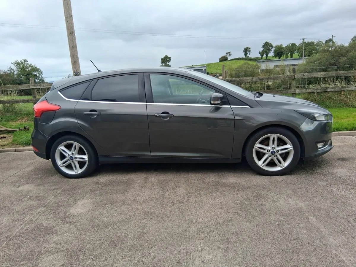 Ford Focus 2018 - Image 3