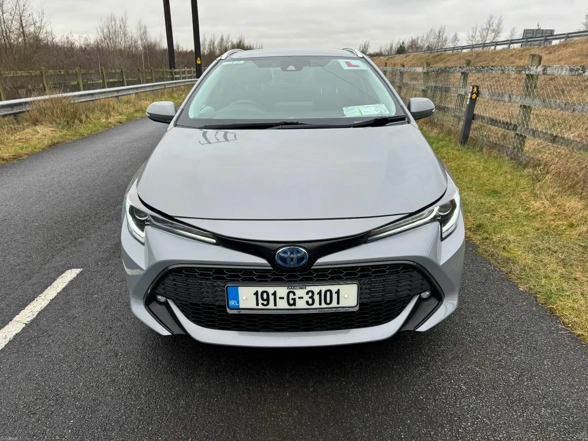 Toyota Corolla 2019 Hybrid Touring Sport - Image 1