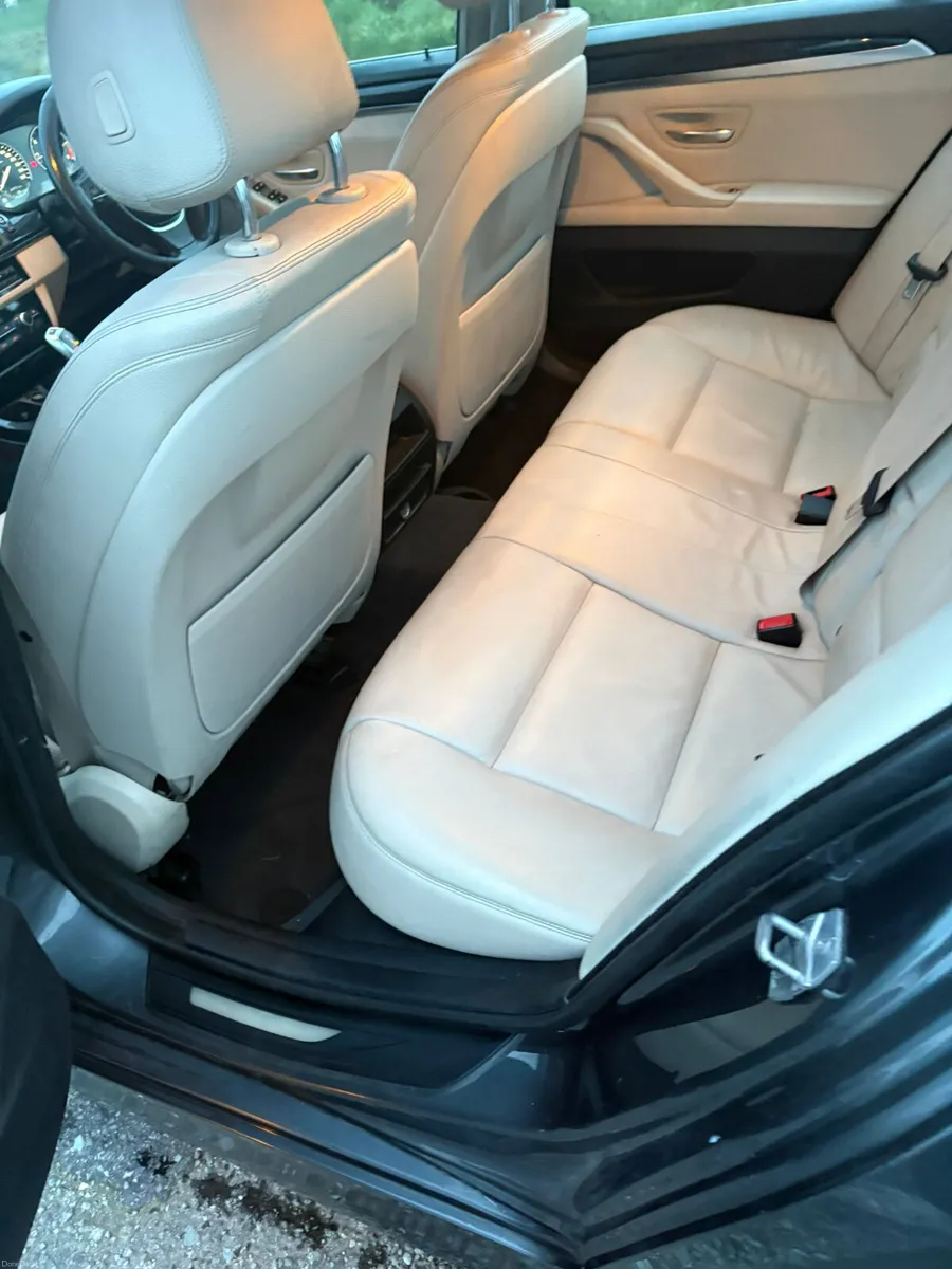 BMW 5-Series 2016 - Image 2