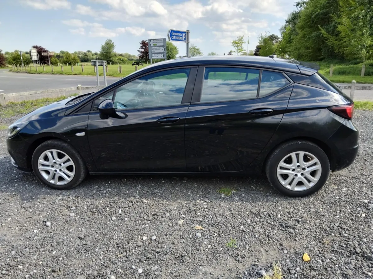 Opel Astra 2018 - Image 3