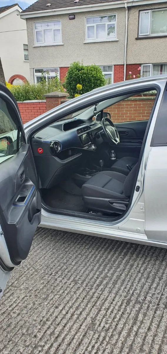 Toyota Aqua 2015 - Image 4