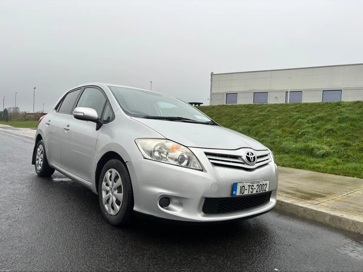 Toyota Auris 1.4Diesel NCT to February 27 & Taxed - Image 2
