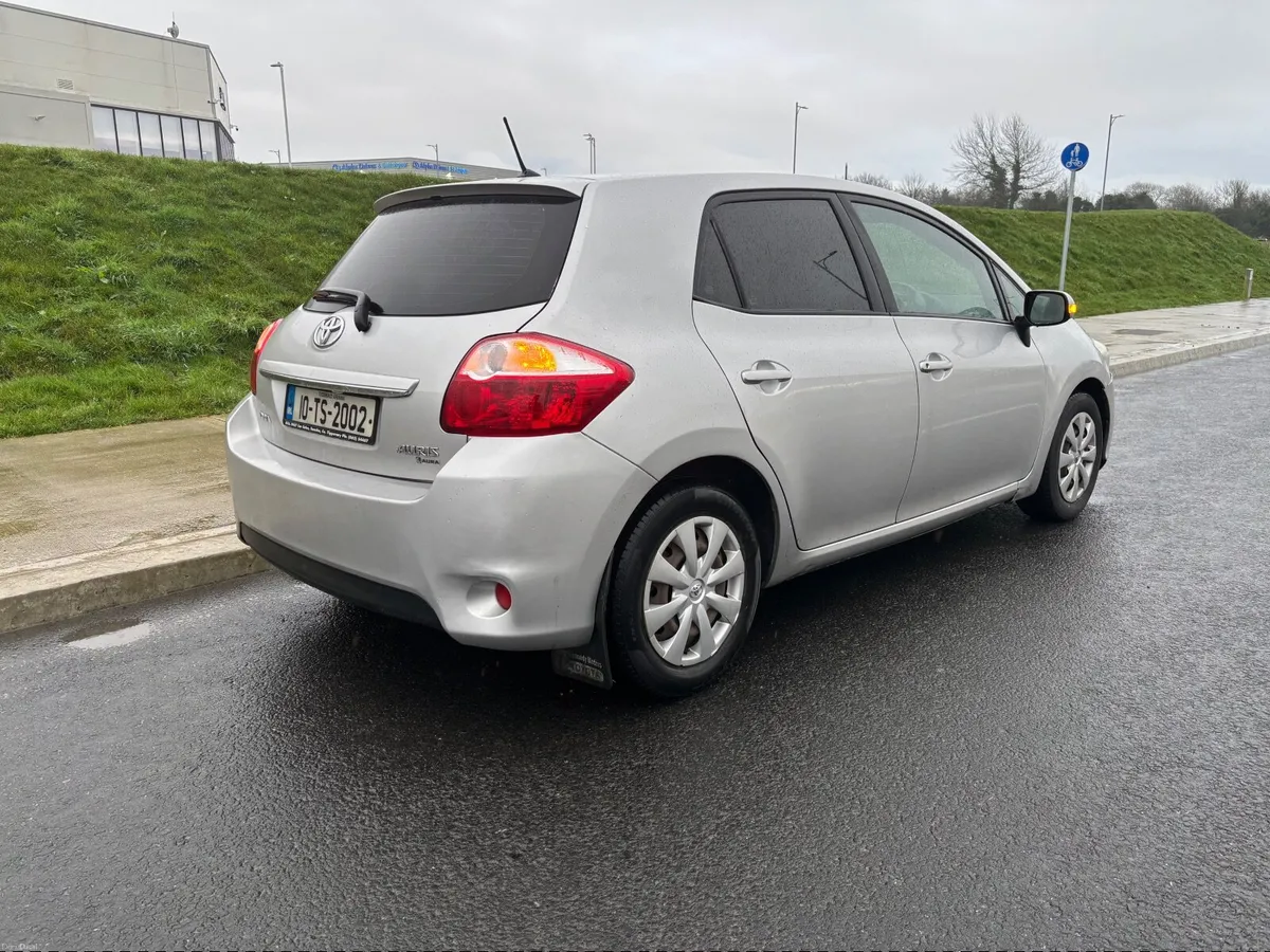 Toyota Auris 1.4Diesel NCT to February 27 & Taxed - Image 4