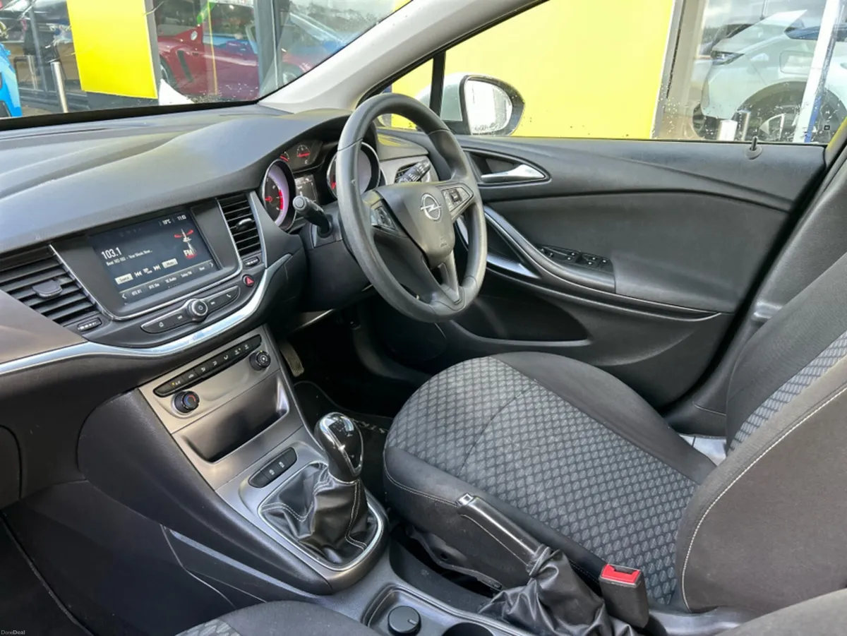 Opel Astra SC 1.0T 105PS S/S 5DR - Image 3