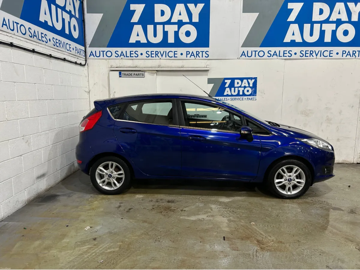 Ford Fiesta 1.25 ZETEC 82PS 5DR - Image 3