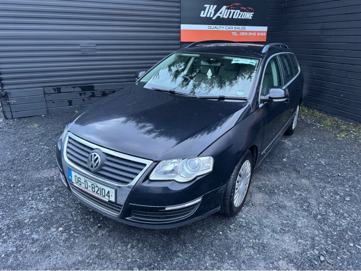 Volkswagen Passat COMFORT 1.6 FSI ESTATE - Image 3