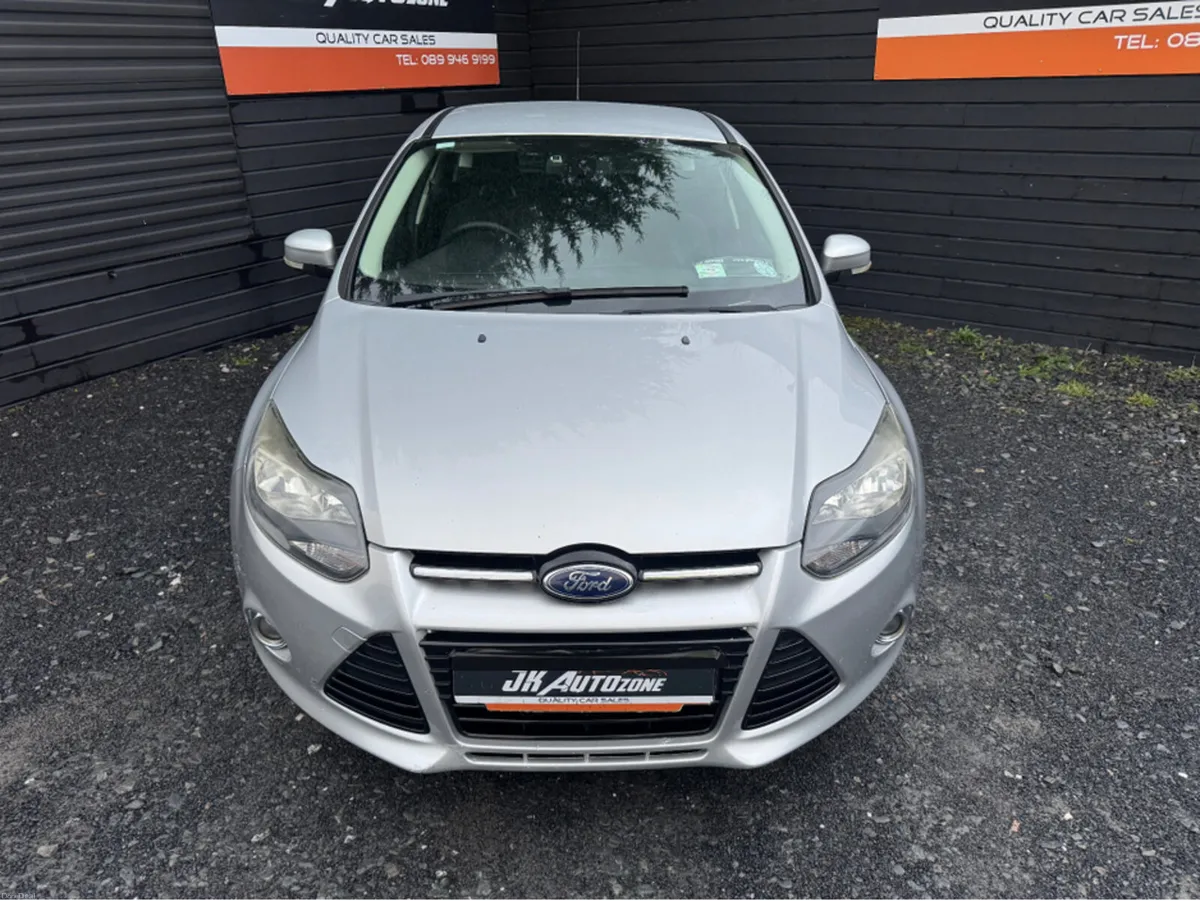 Ford Focus TITANIUM 1.6 TDCI 5DR - Image 2