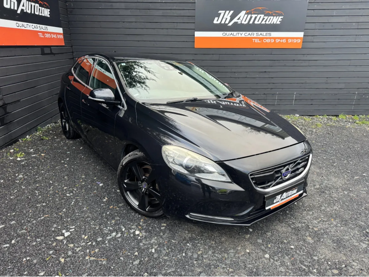 Volvo V40 1.6 T4 AUTO - Image 1