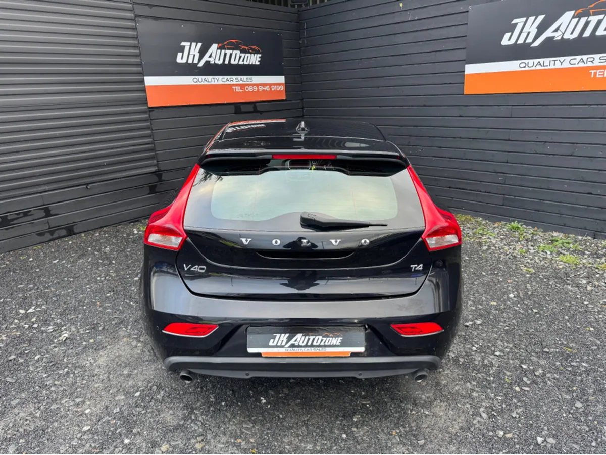 Volvo V40 1.6 T4 AUTO - Image 3
