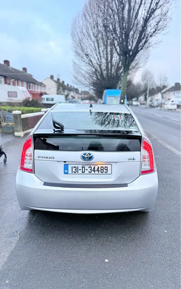 Toyota Prius 2013 Hybrid - Image 3