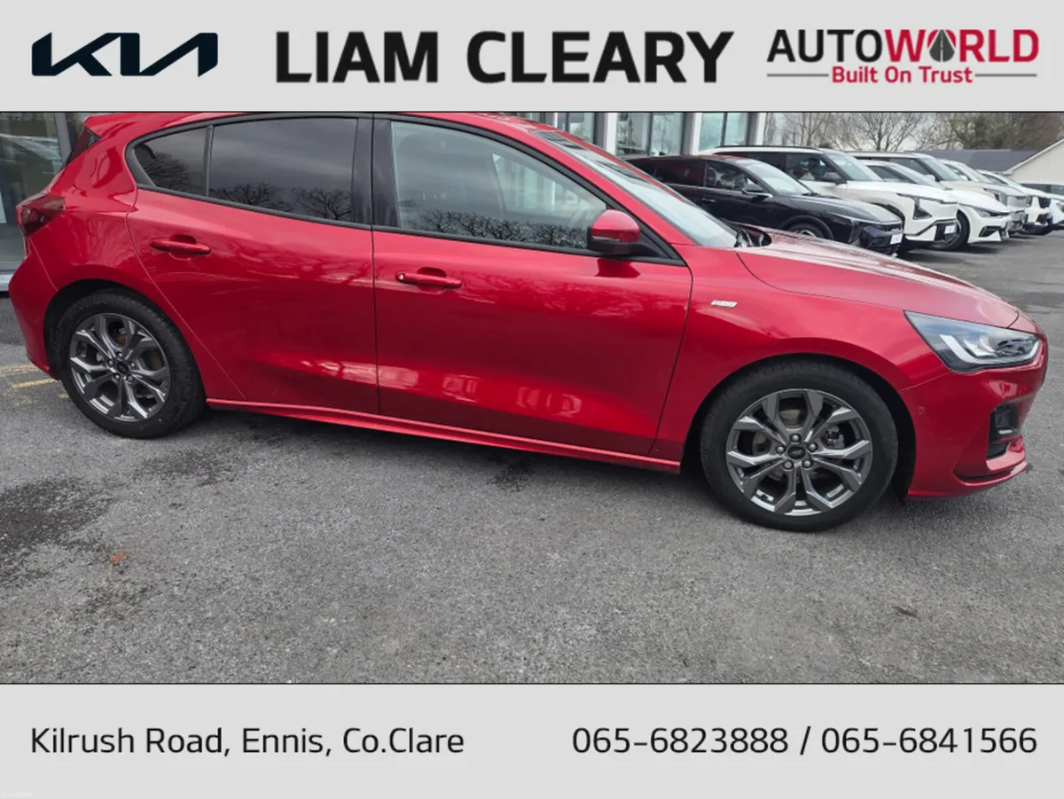 Ford Focus ST-LINE STYLE 5DR 1.0T 12 125 M6 4 - Image 2