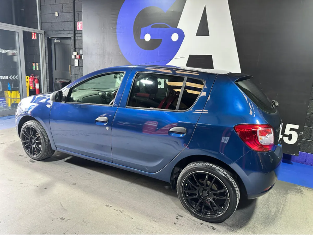 Dacia Sandero 1.2 PETROL-LOW MILEAGE-SERVICED - Image 4