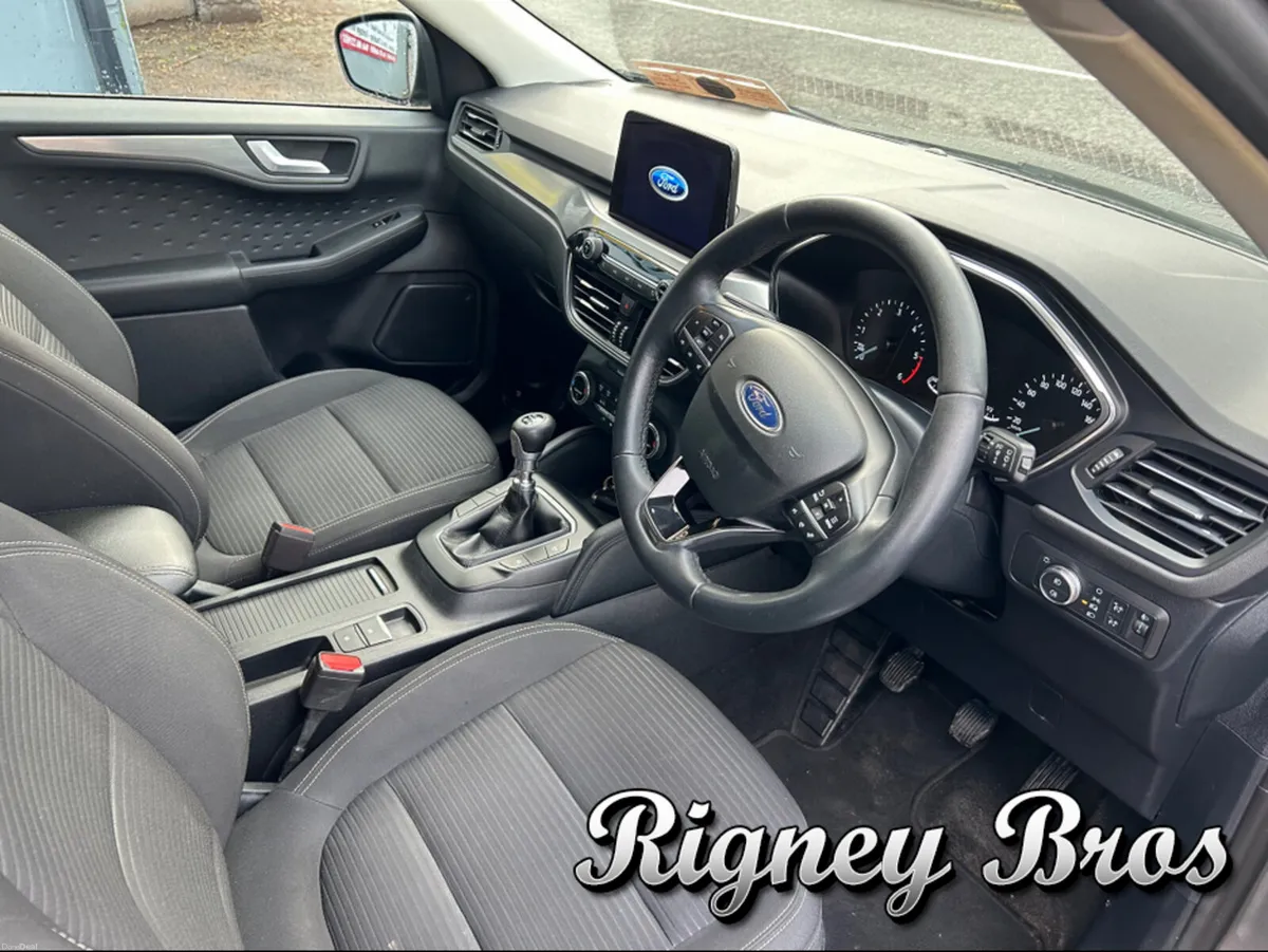 Ford Kuga TITANIUM 5DR 1.5 TD 120 S6.2 M6 F - Image 6