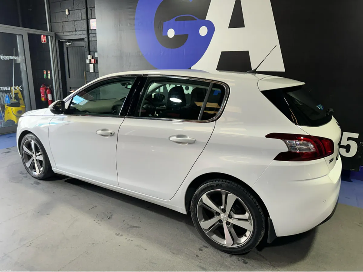 Peugeot 308 ALLURE 2.0 HDI-AUTOMATIC-LOW MILES - Image 5